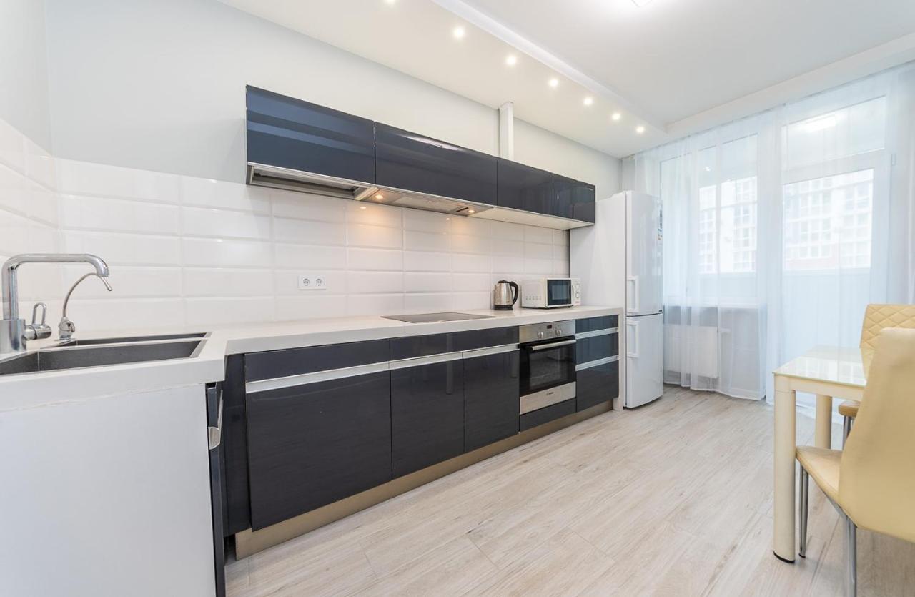 Ferienwohnung Flatrent Drahomanova 2A Kiew Exterior foto