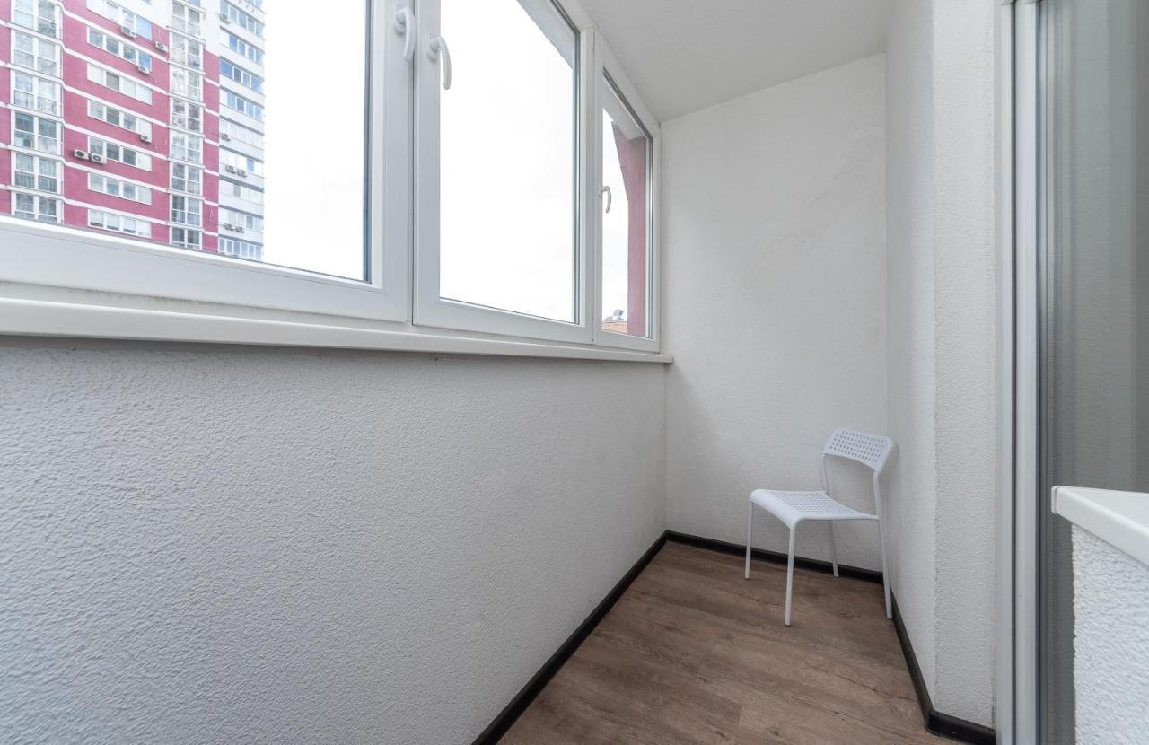 Ferienwohnung Flatrent Drahomanova 2A Kiew Exterior foto