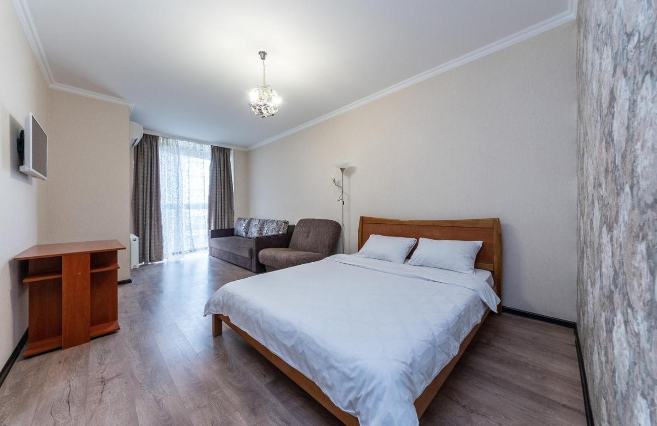 Ferienwohnung Flatrent Drahomanova 2A Kiew Exterior foto
