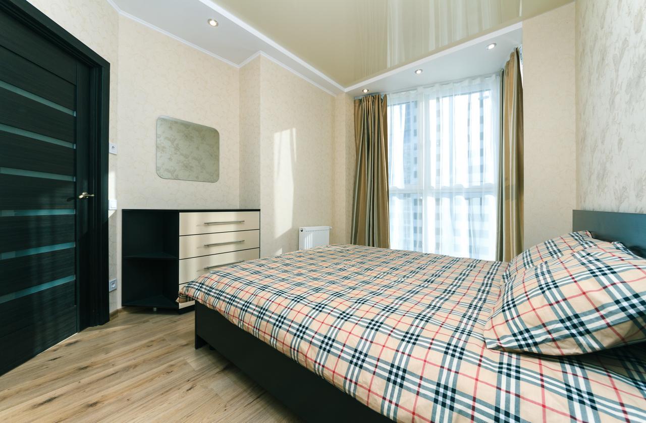 Ferienwohnung Flatrent Drahomanova 2A Kiew Exterior foto