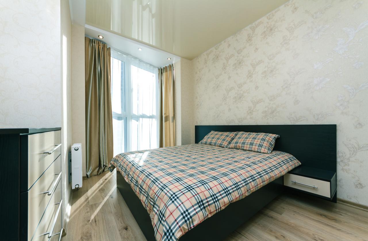 Ferienwohnung Flatrent Drahomanova 2A Kiew Exterior foto