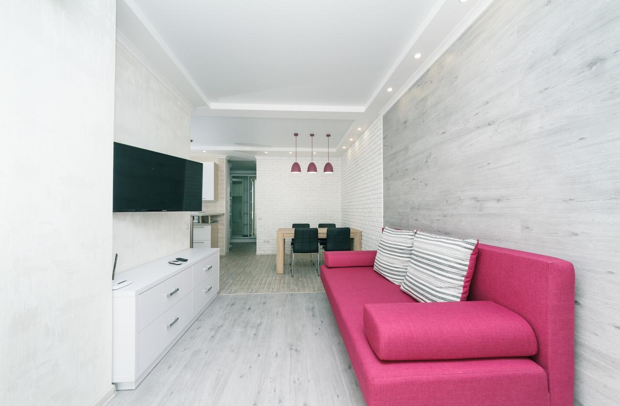 Ferienwohnung Flatrent Drahomanova 2A Kiew Exterior foto
