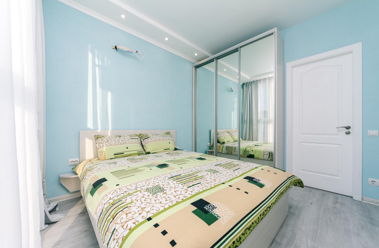 Ferienwohnung Flatrent Drahomanova 2A Kiew Exterior foto