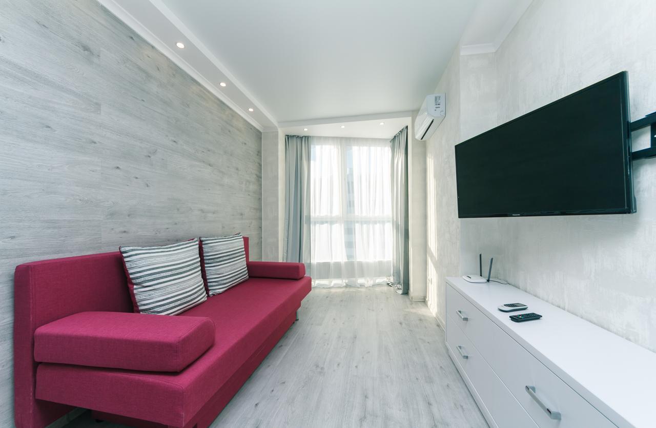 Ferienwohnung Flatrent Drahomanova 2A Kiew Exterior foto