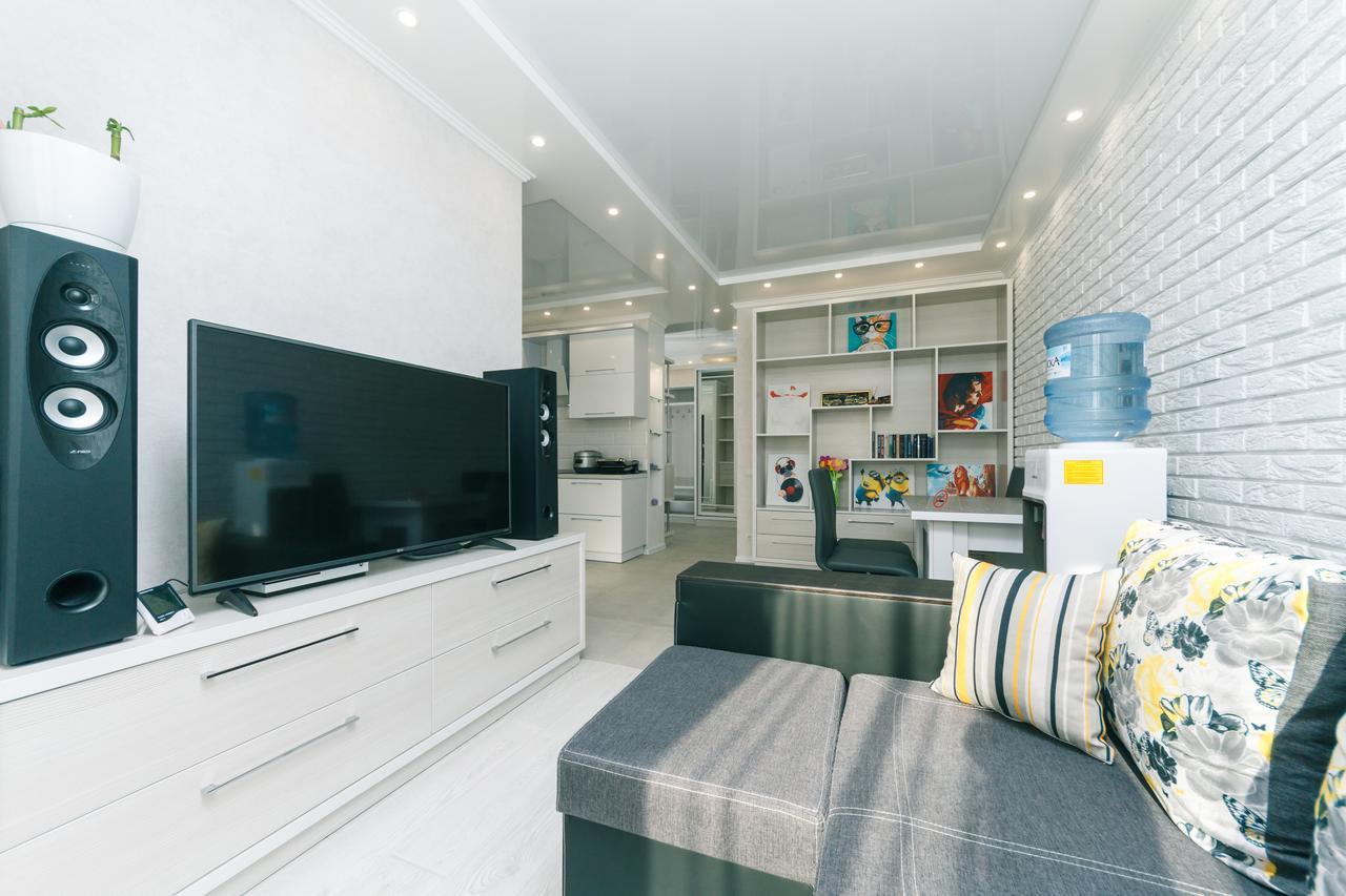 Ferienwohnung Flatrent Drahomanova 2A Kiew Exterior foto