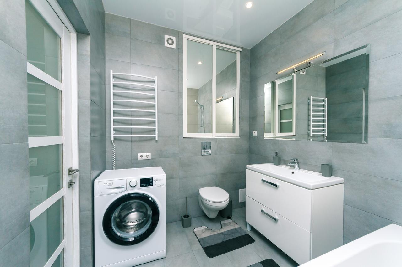 Ferienwohnung Flatrent Drahomanova 2A Kiew Exterior foto